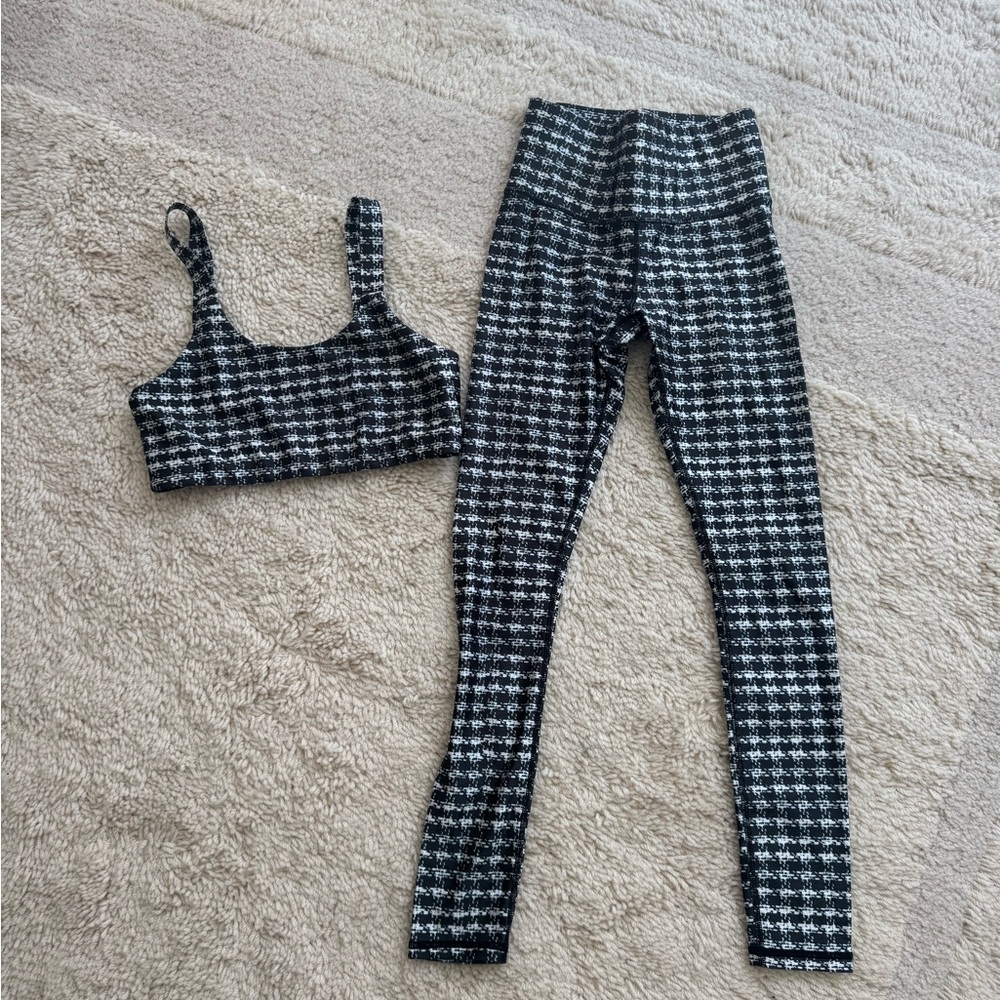 Terez HI-SHINE SCOOP NECK BRA (S) & LEGGINGS (XS) HOUNDSTOOTH - Picture 9 of 12